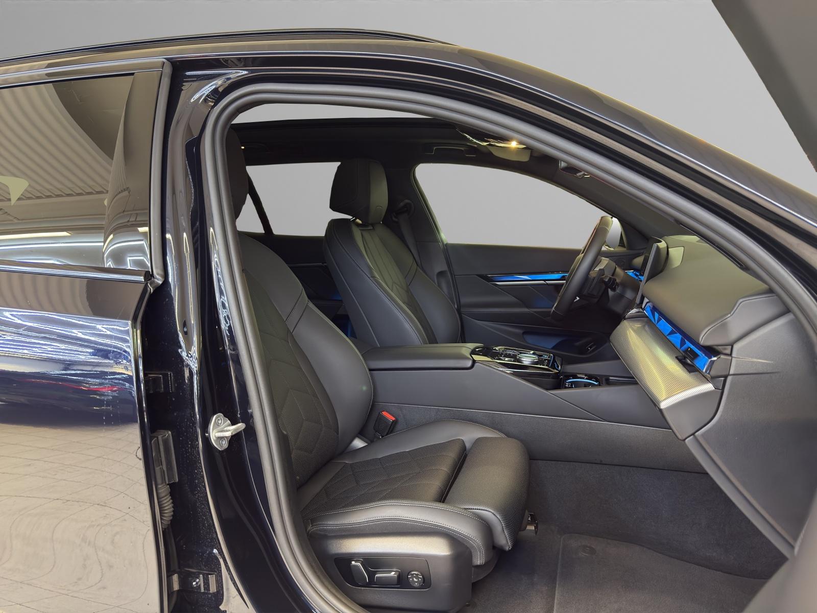 BMW 520d xDrive Touring M-SportPaket-image-18