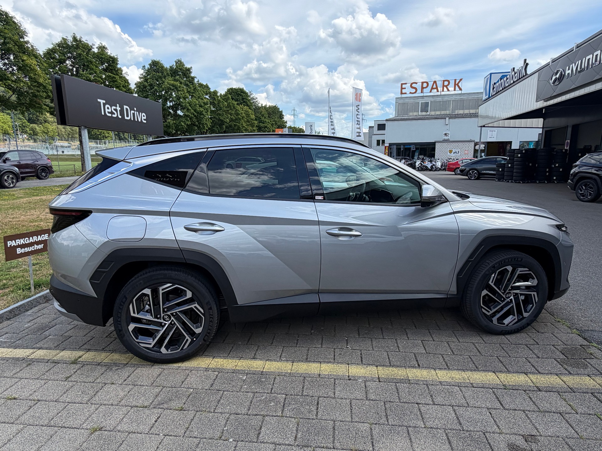 HYUNDAI Tucson 1.6 TGDI PHEV Vertex Swiss Edition 4WD-image-3