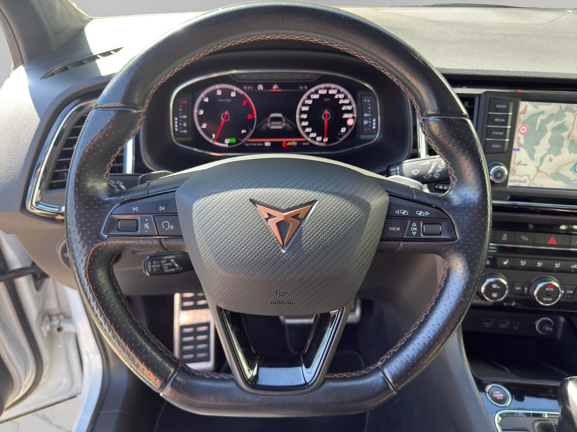 CUPRA Ateca 2.0TSI 4Drive DSG * Panorama * Leder * Garantie *-image-11