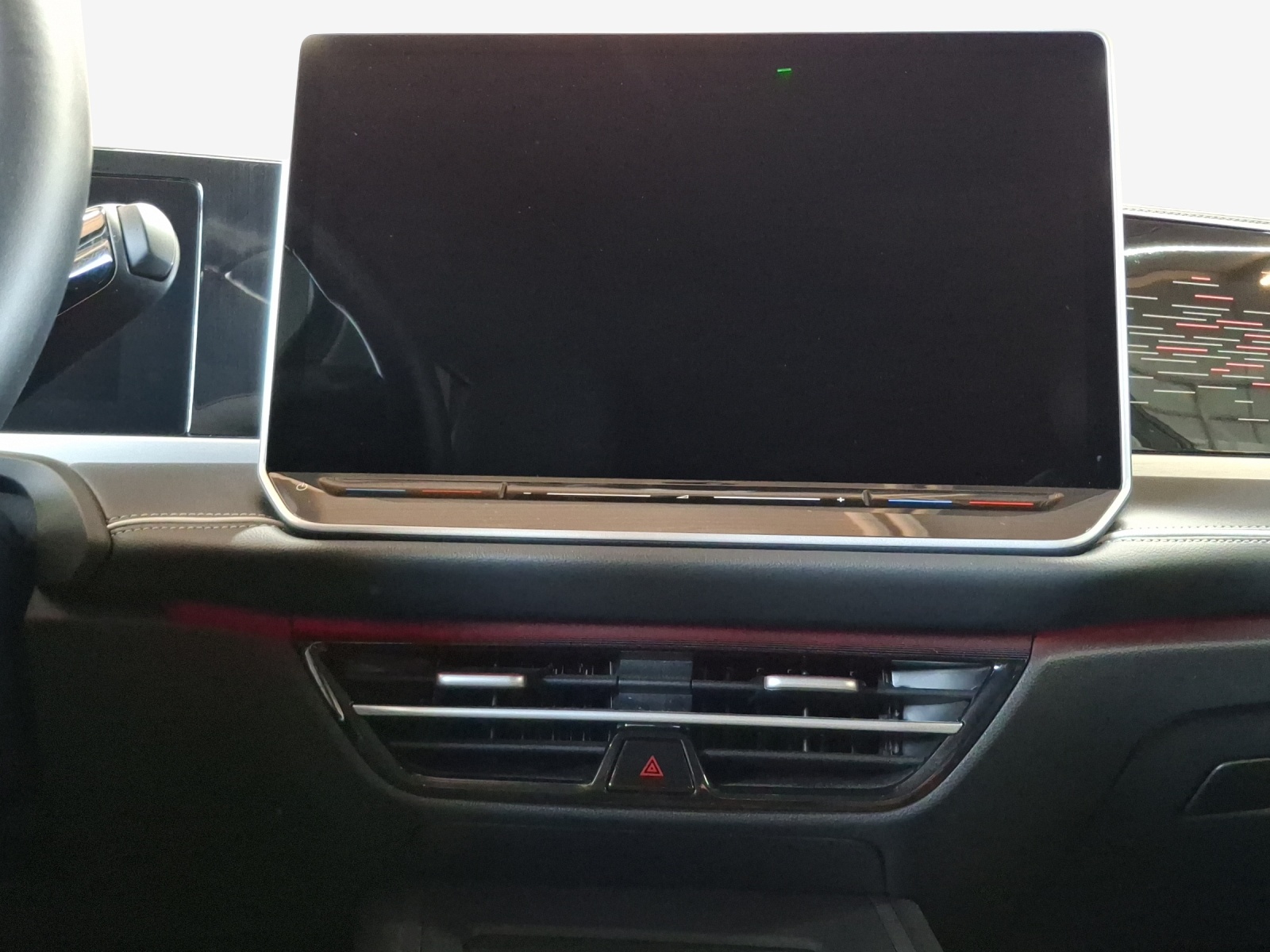 VW Passat Variant 2.0 TDI evo Business 4 Motion DSG-image-10