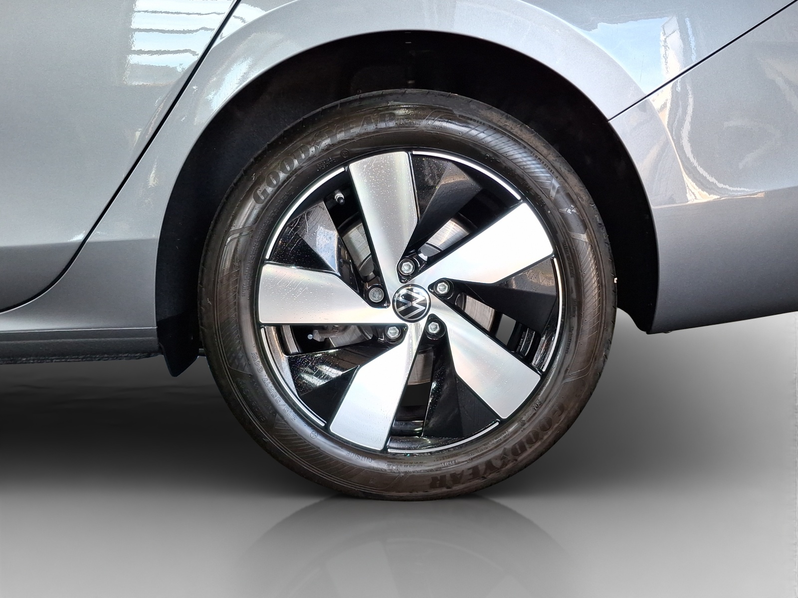 VW Passat Variant 2.0 TDI evo Business 4 Motion DSG-image-13