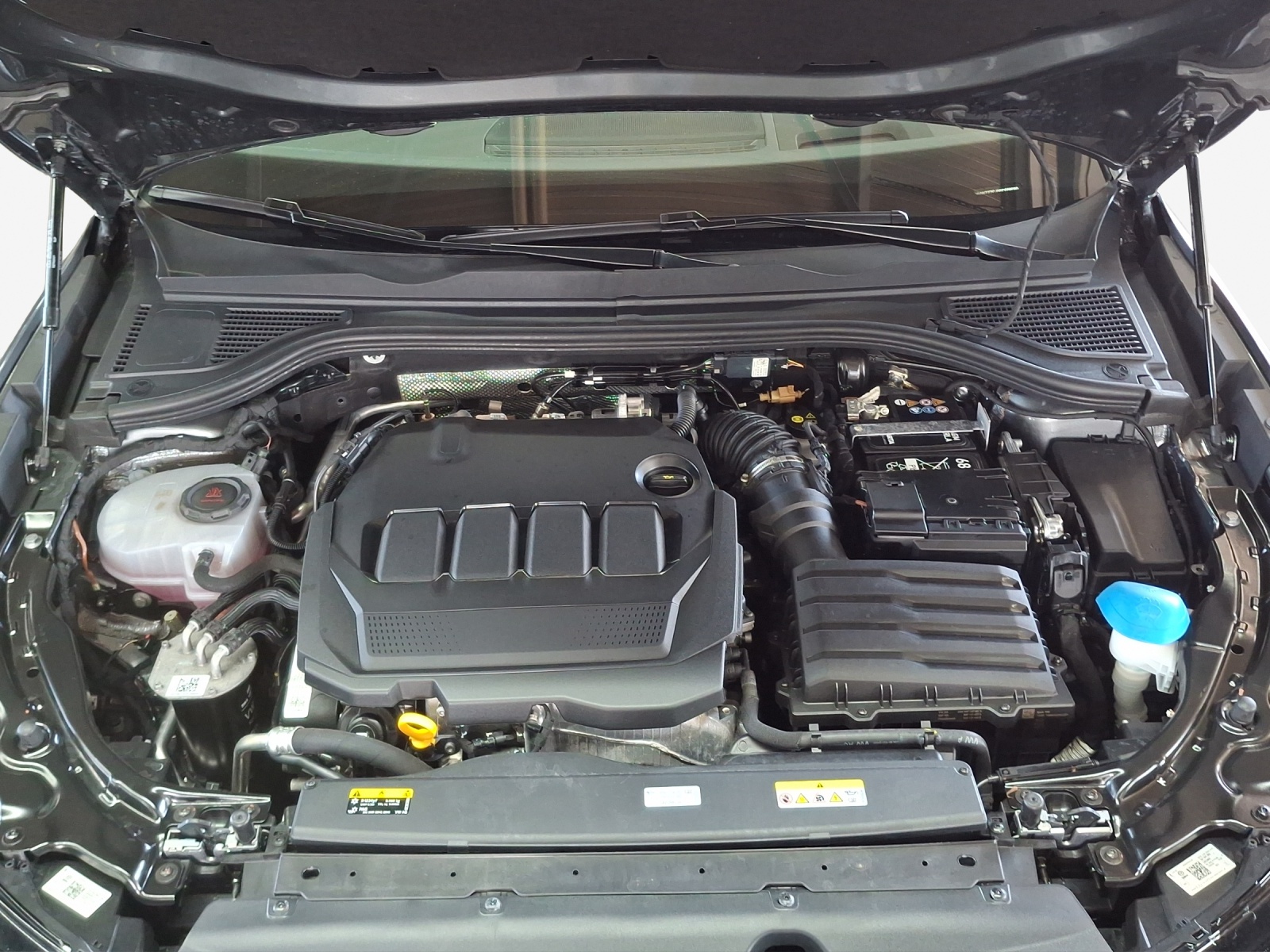 VW Passat Variant 2.0 TDI evo Business 4 Motion DSG-image-15