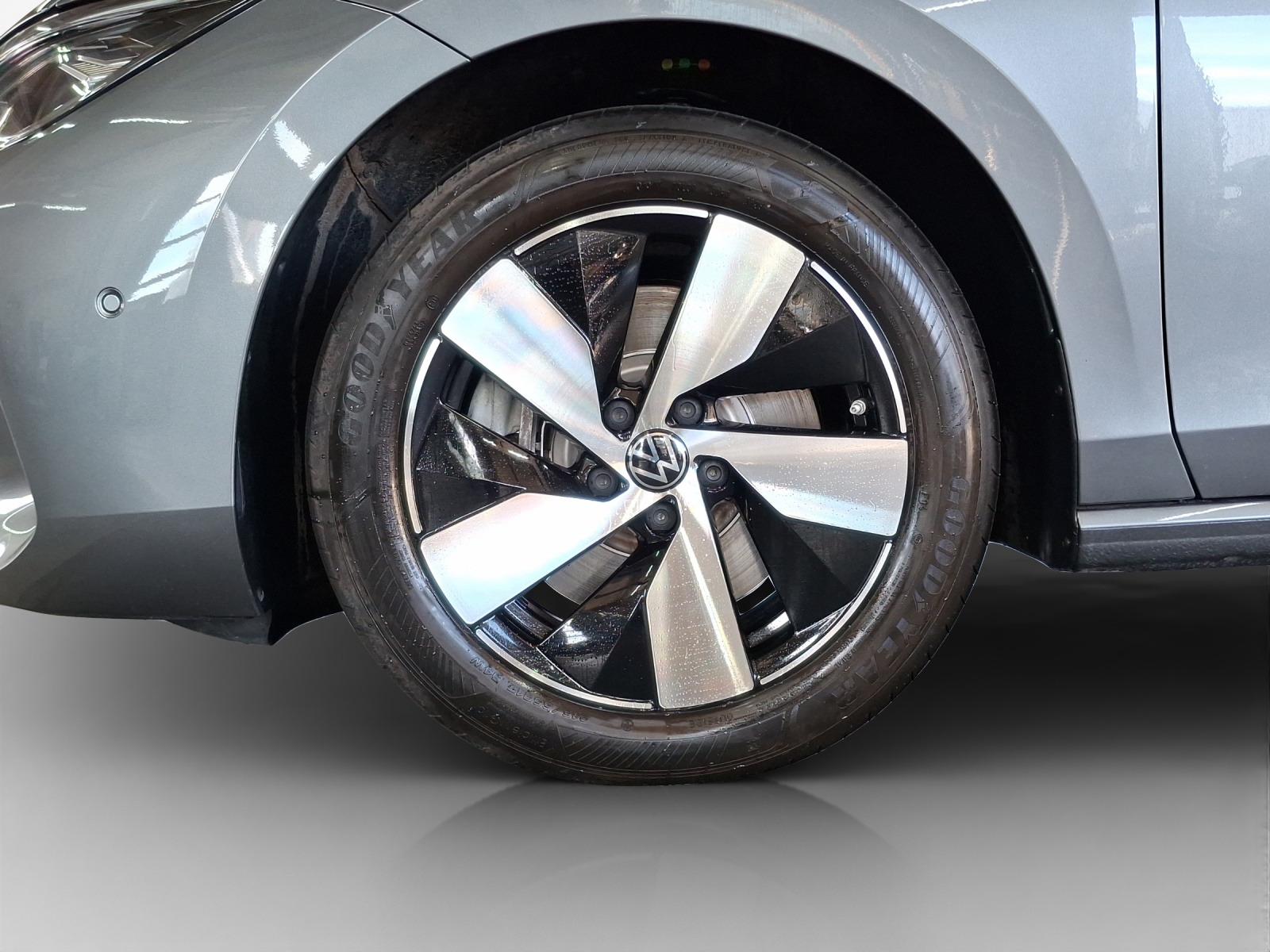 VW Passat Variant 2.0 TDI evo Business 4 Motion DSG-image-14