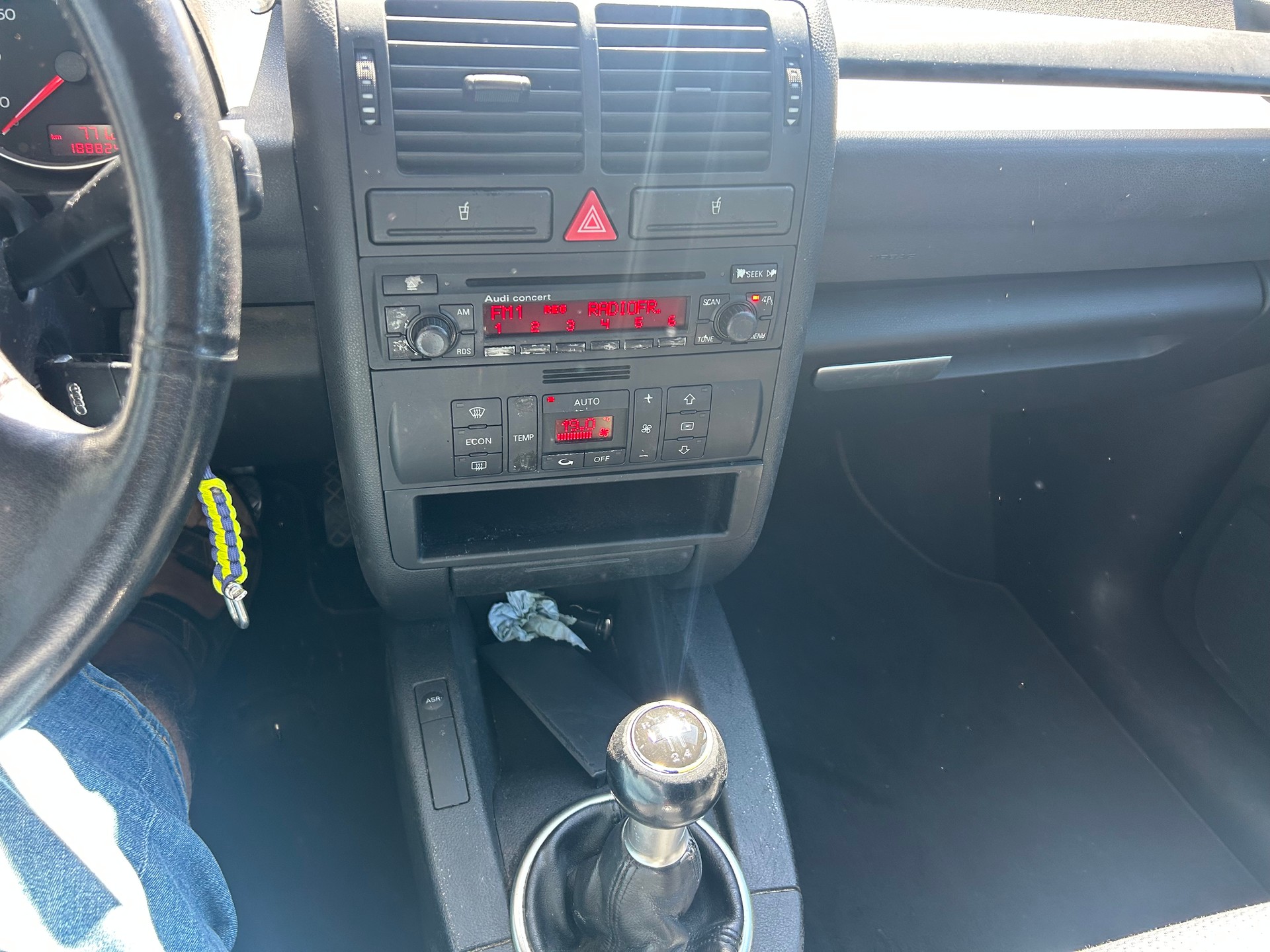 AUDI A2 1.4-image-8