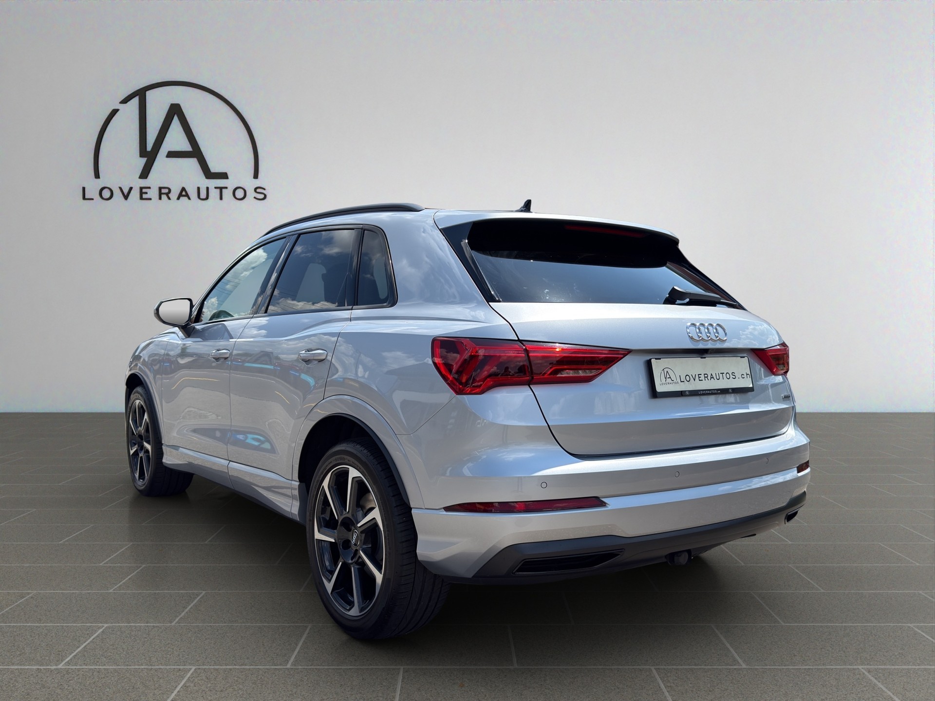 AUDI Q3 40 TFSI advanced quattro S-tronic-image-5