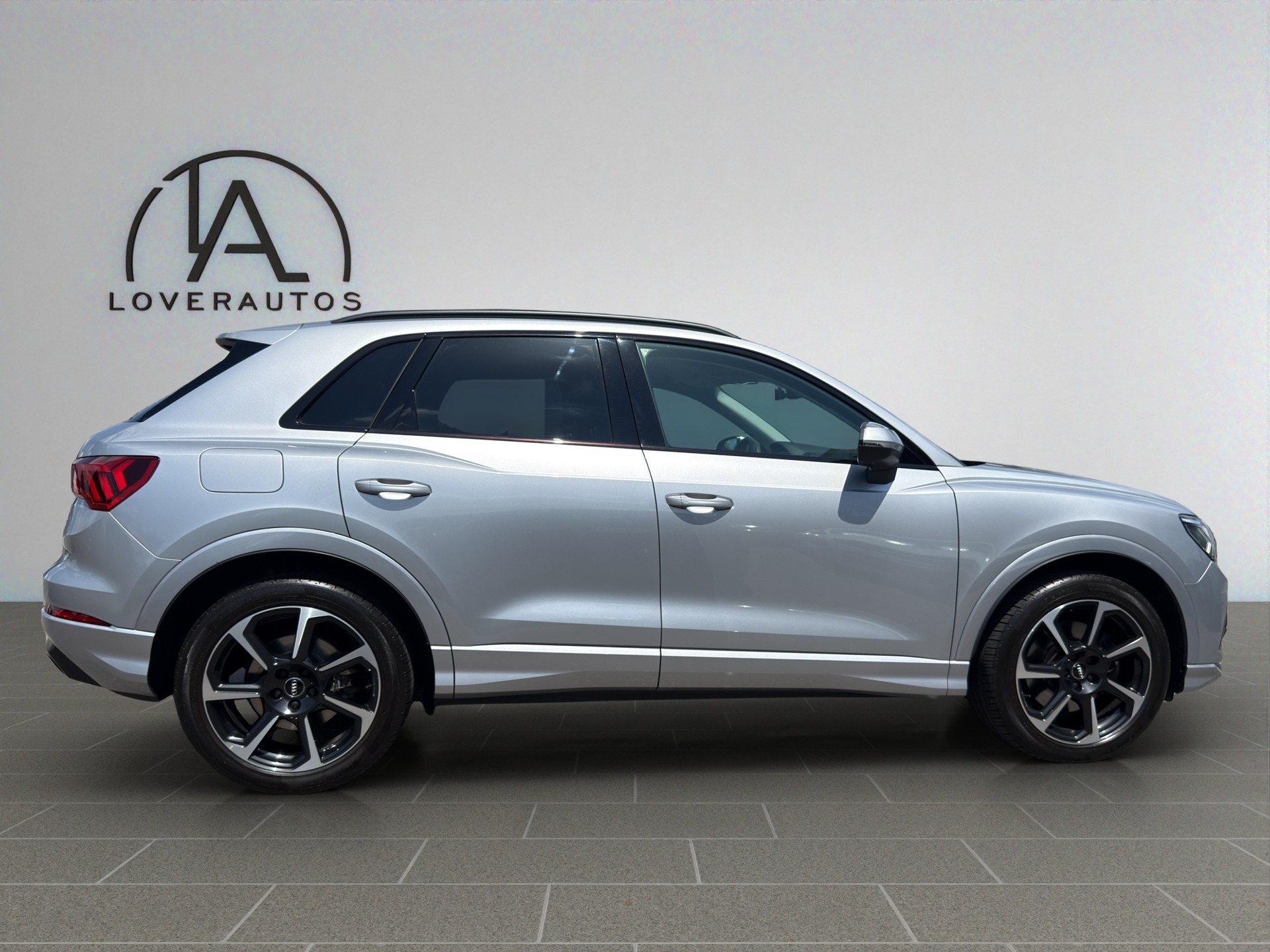 AUDI Q3 40 TFSI advanced quattro S-tronic-image-1