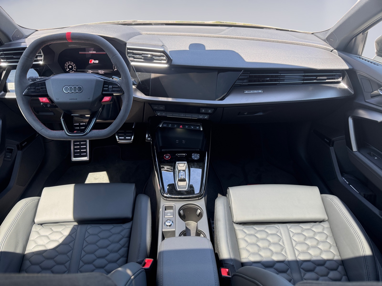 AUDI RS3 Sportback 2.5 TSI quattro S-tronic-image-9