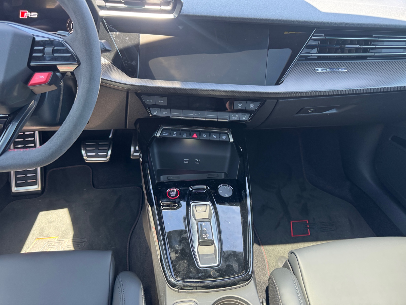 AUDI RS3 Sportback 2.5 TSI quattro S-tronic-image-10