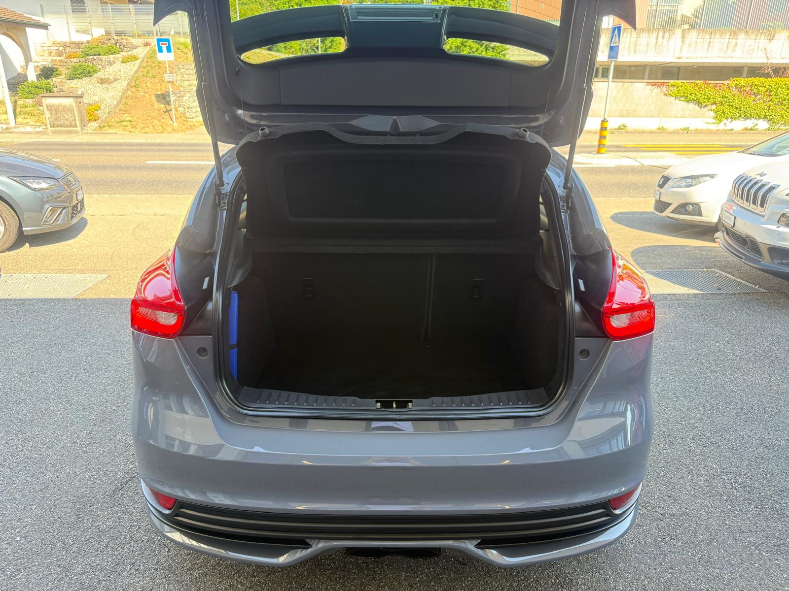 FORD Focus 2.0 SCTi ST3-image-15