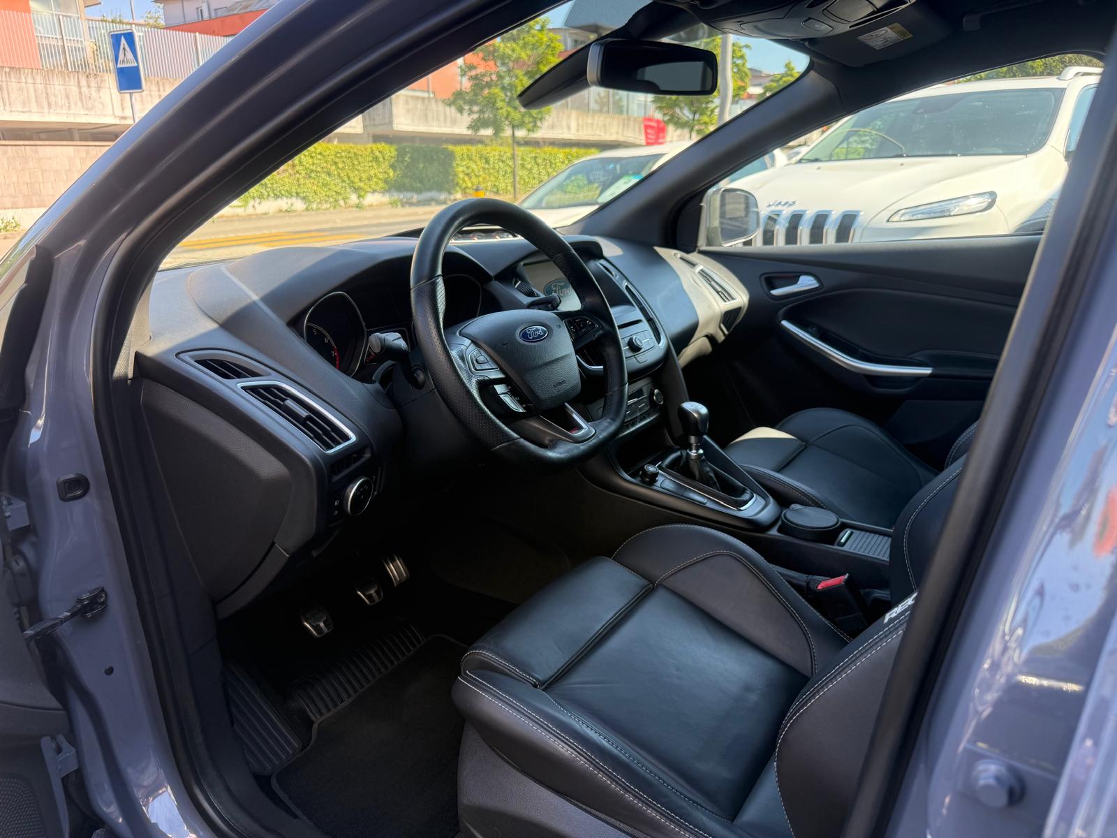 FORD Focus 2.0 SCTi ST3-image-8
