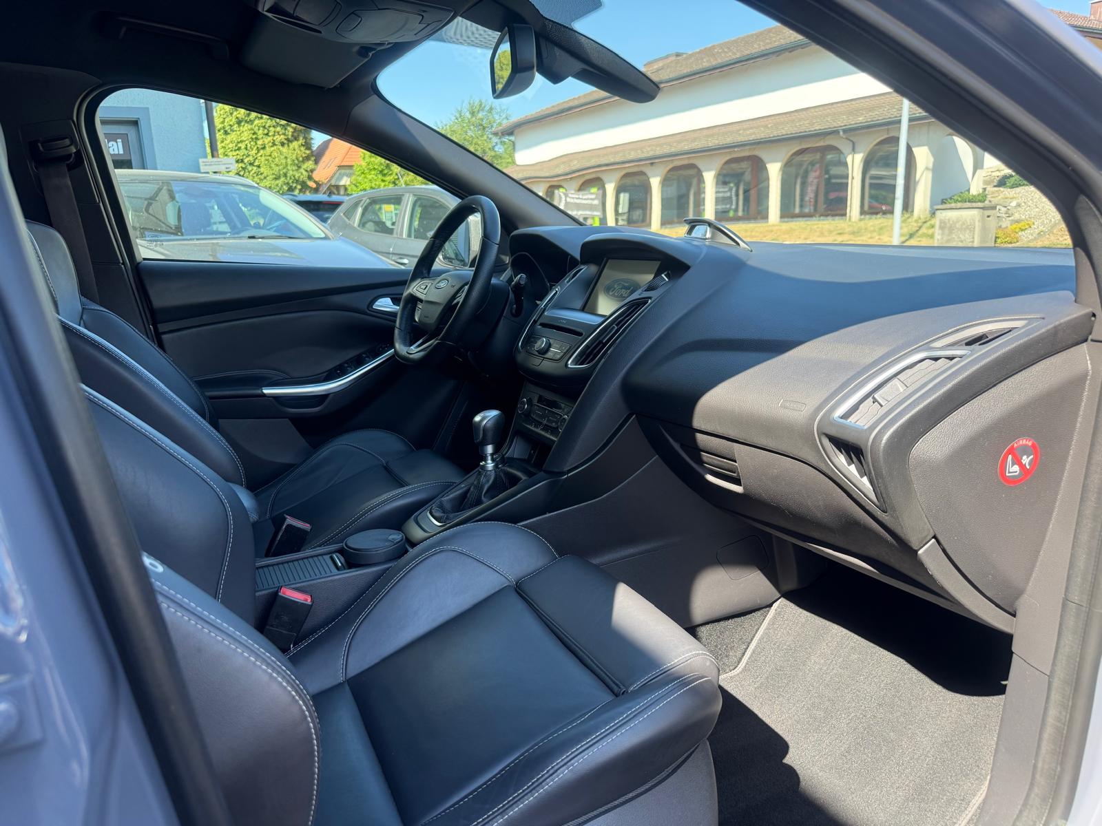 FORD Focus 2.0 SCTi ST3-image-10