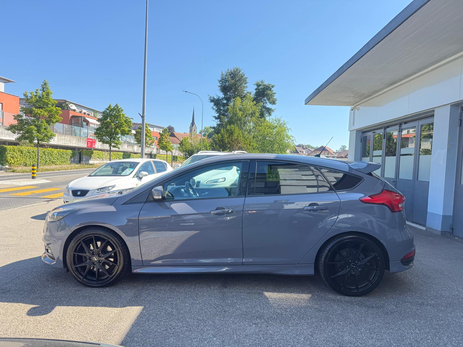 FORD Focus 2.0 SCTi ST3-image-1