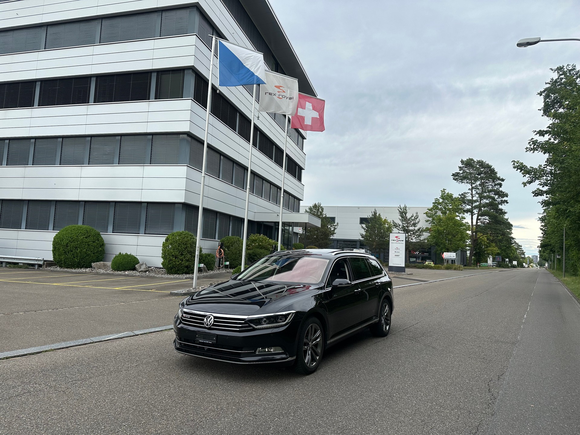 VW Passat Variant 2.0 TSI BMT Highline 4Motion DSG-image-14