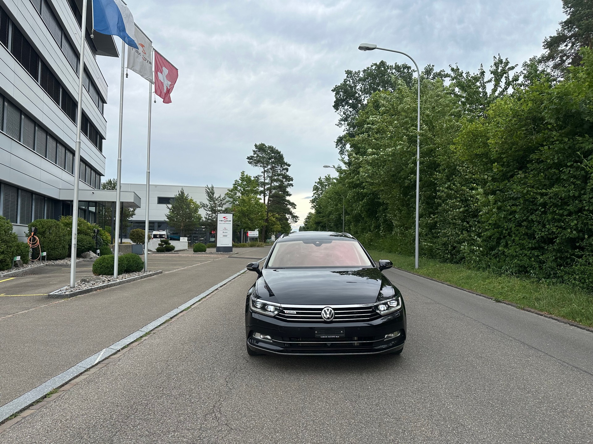 VW Passat Variant 2.0 TSI BMT Highline 4Motion DSG-image-1