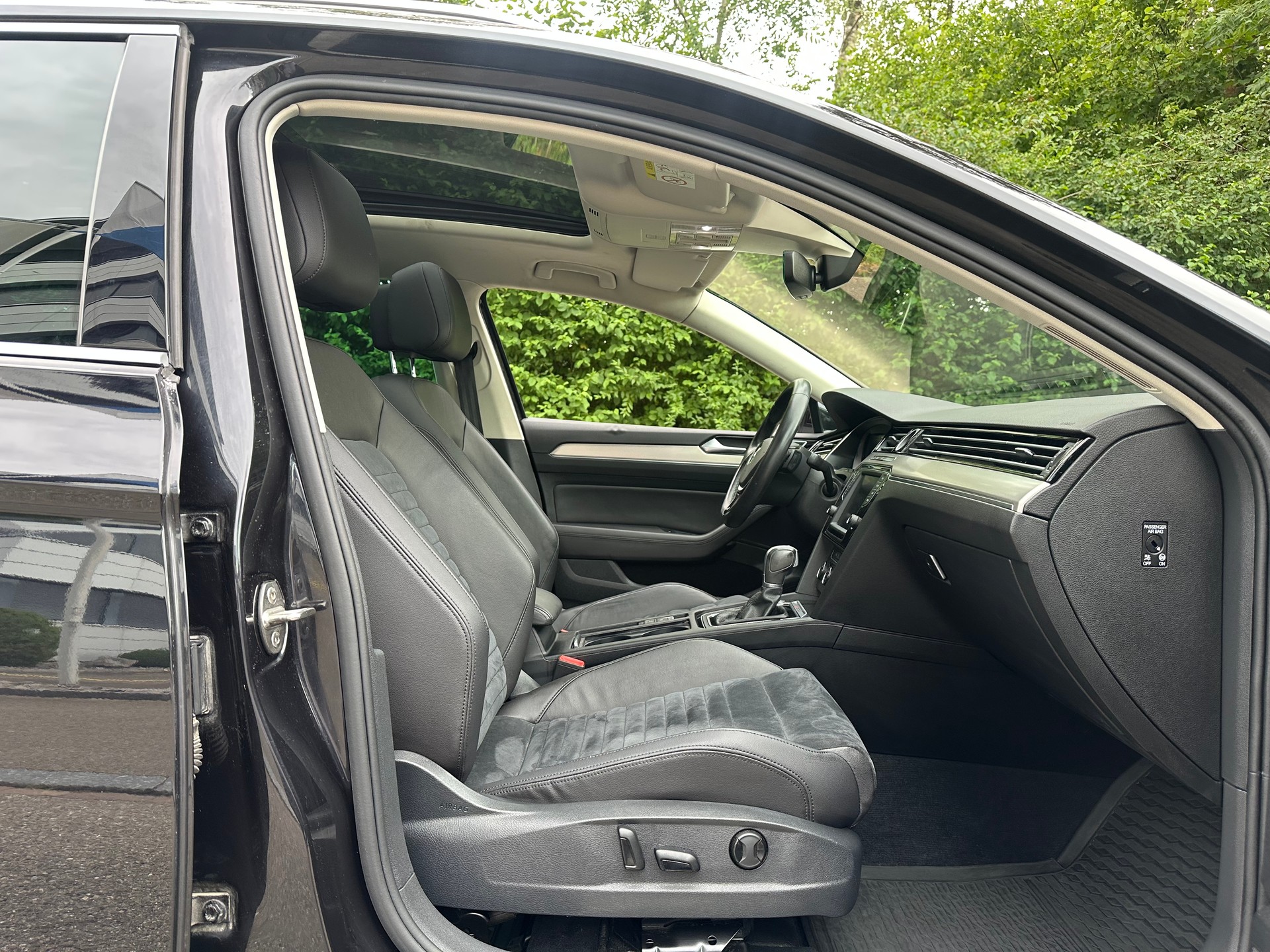 VW Passat Variant 2.0 TSI BMT Highline 4Motion DSG-image-9