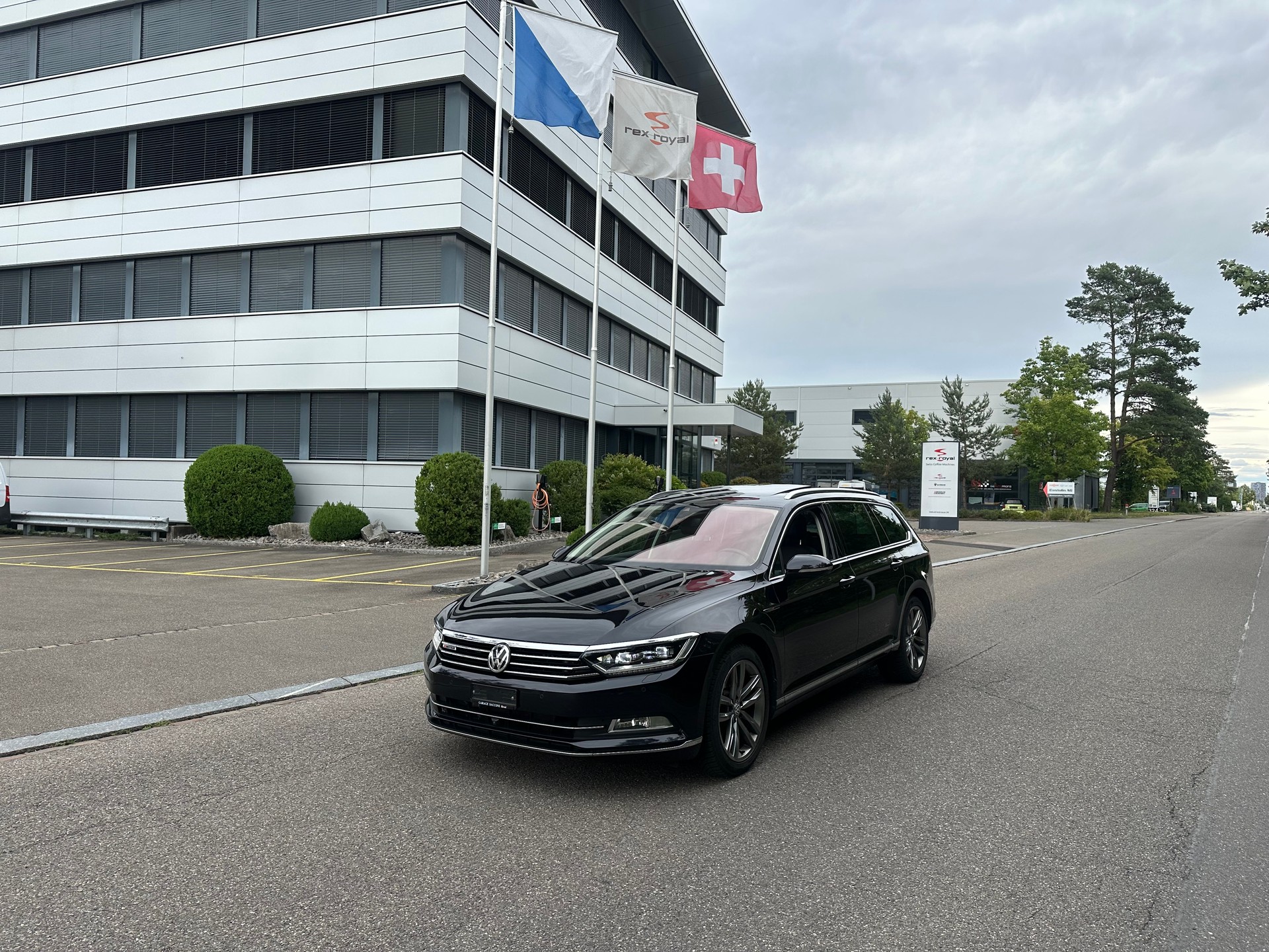VW Passat Variant 2.0 TSI BMT Highline 4Motion DSG-image-0