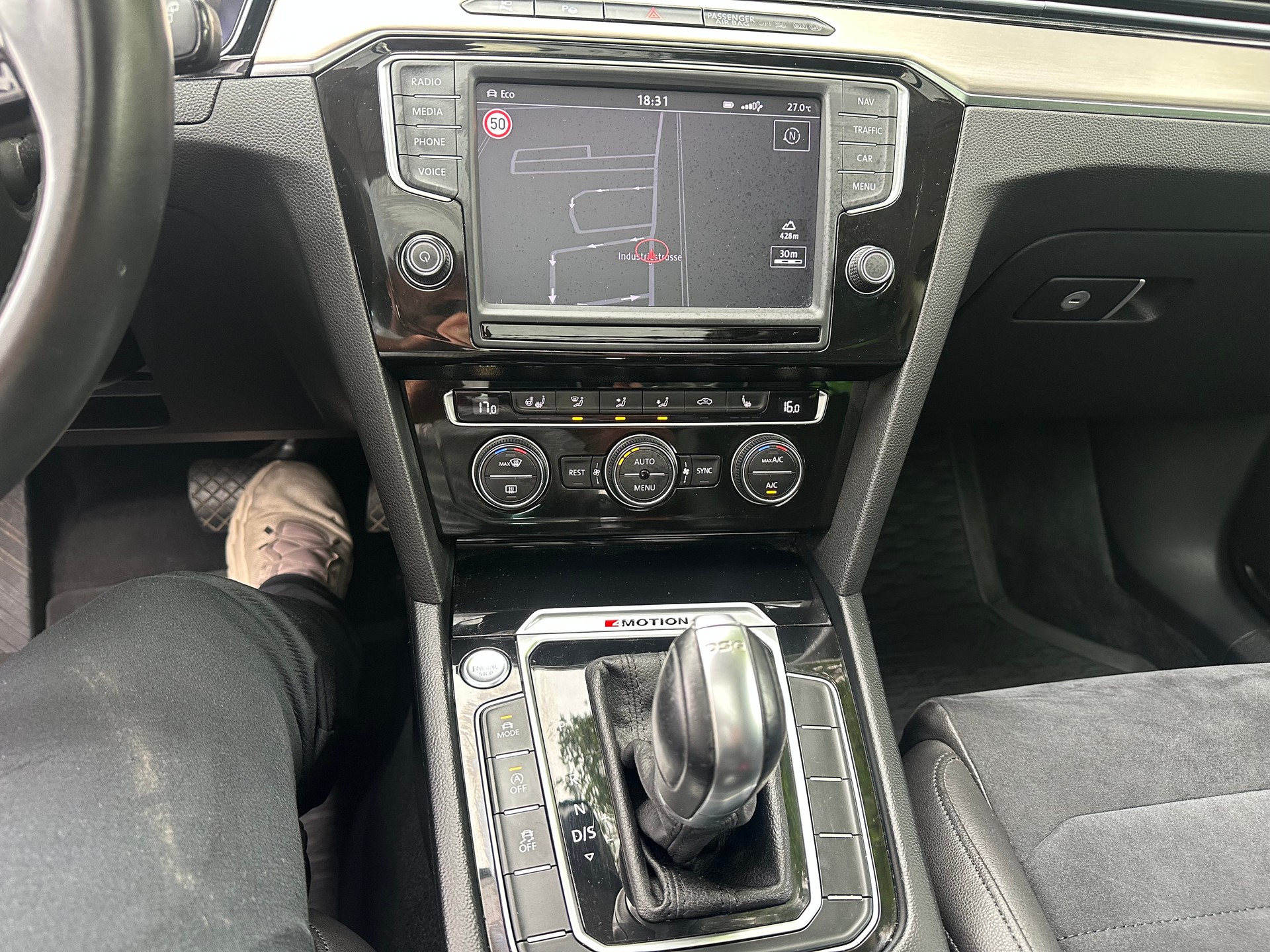 VW Passat Variant 2.0 TSI BMT Highline 4Motion DSG-image-11