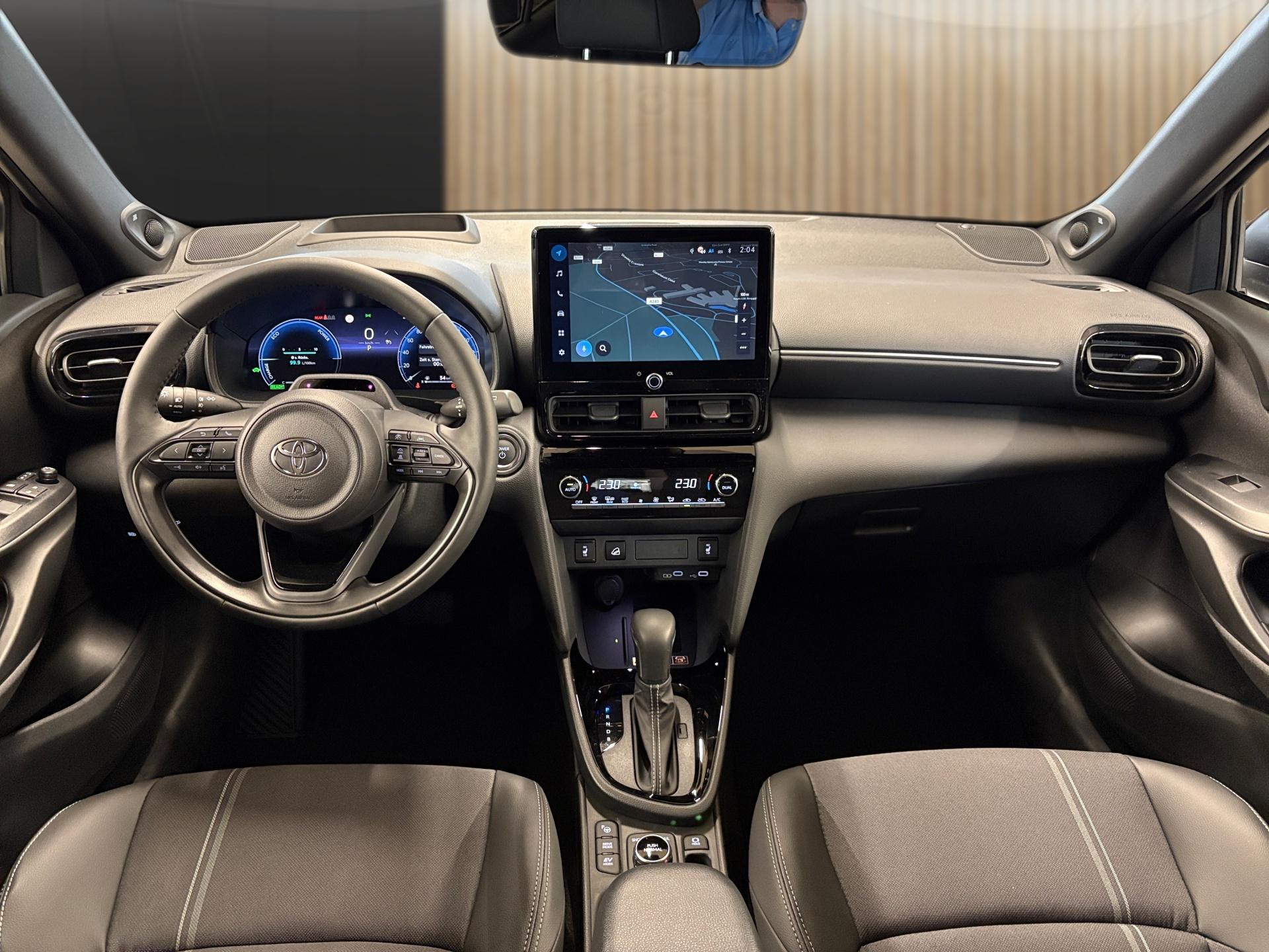 TOYOTA Yaris Cross 1.5 VVT-i HSD Premium AWD-i-image-12