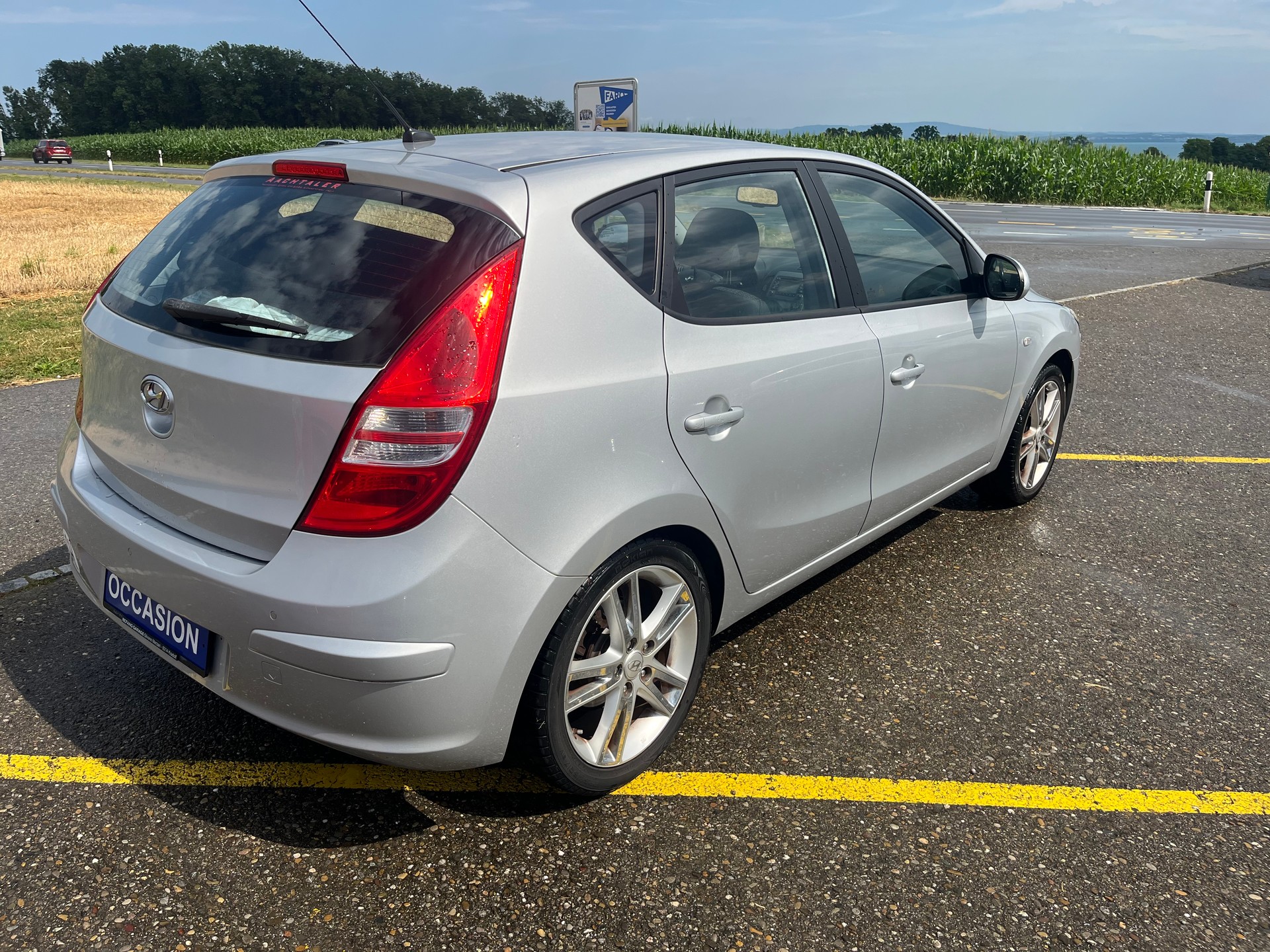 HYUNDAI i30 2.0 Premium-image-5