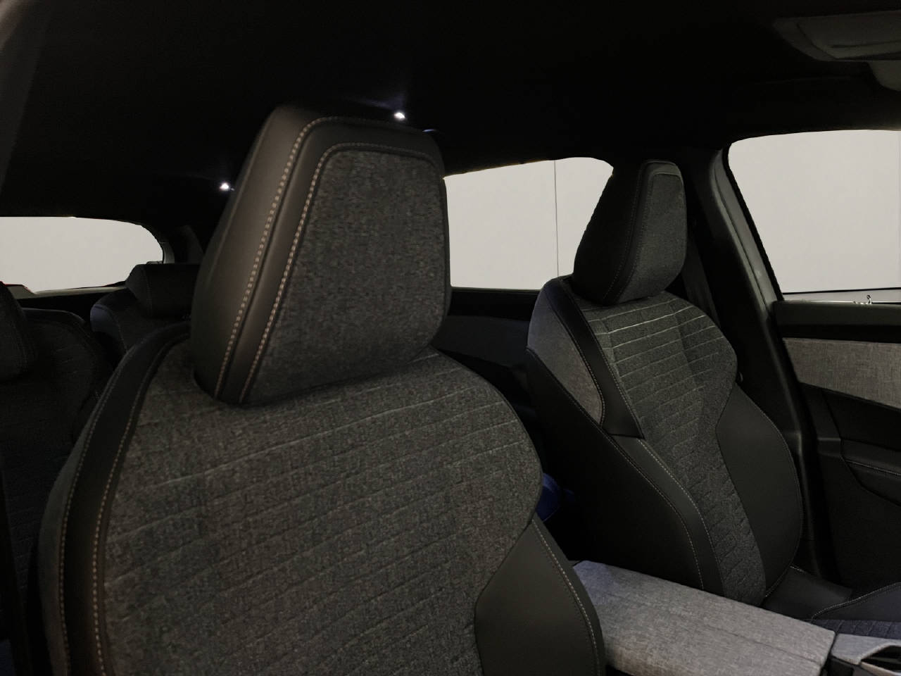PEUGEOT 5008 long range e-Allure-image-14