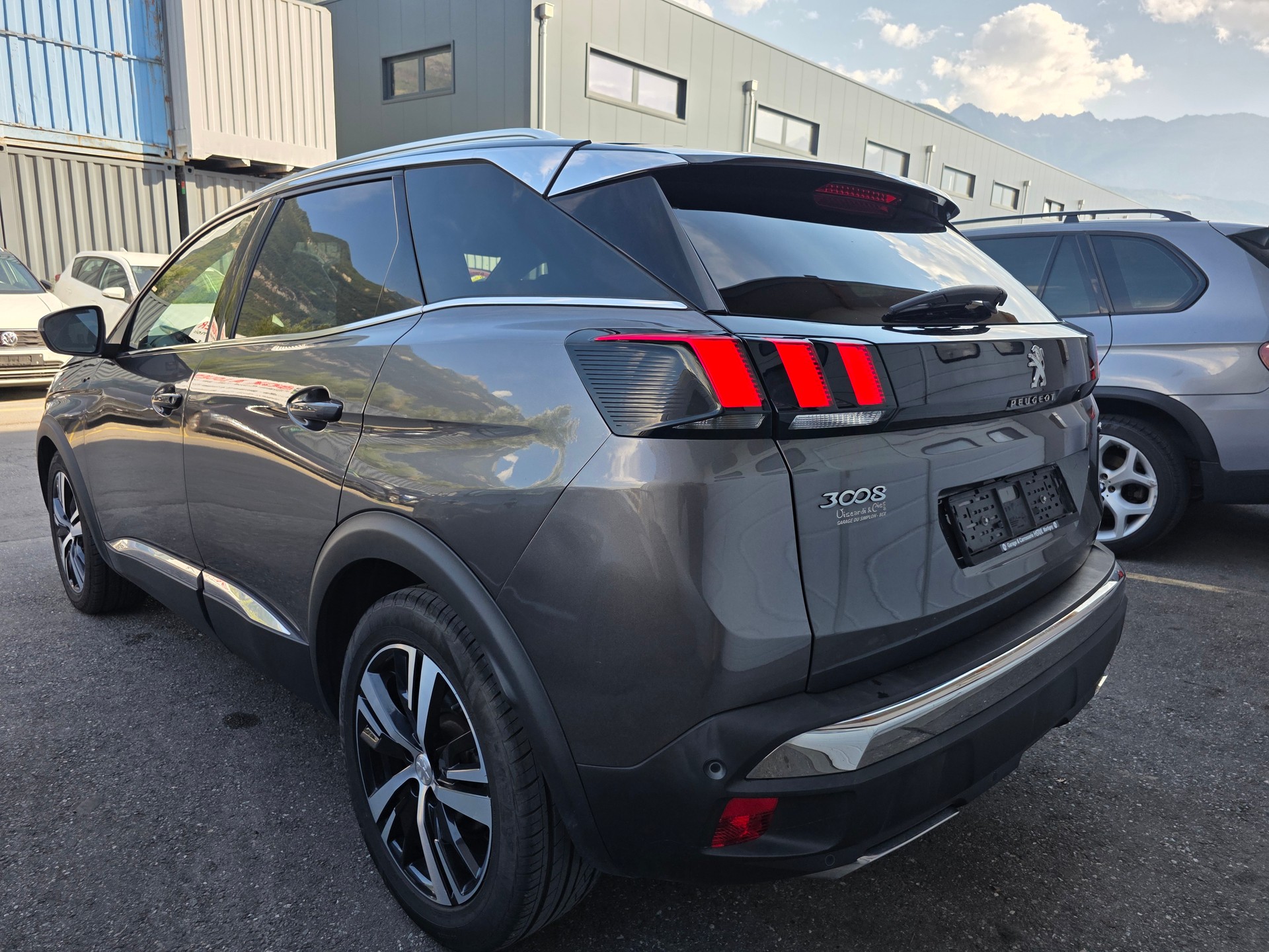 PEUGEOT 3008 2.0 BlueHDi GT EAT-image-1