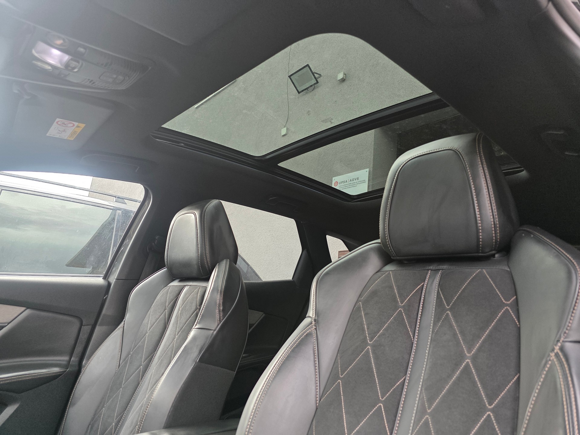 PEUGEOT 3008 2.0 BlueHDi GT EAT-image-11