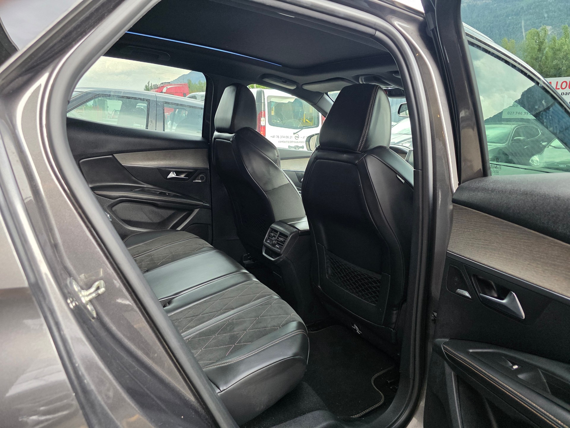 PEUGEOT 3008 2.0 BlueHDi GT EAT-image-9