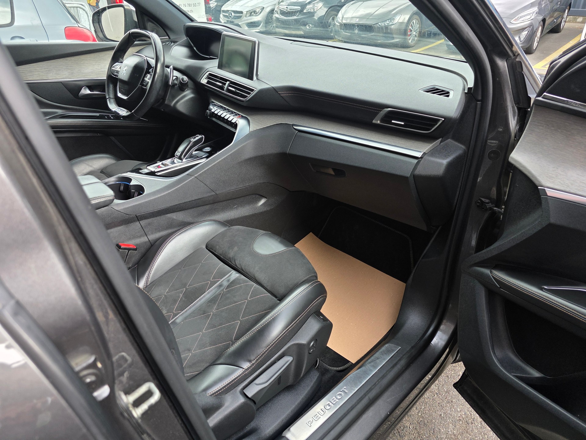 PEUGEOT 3008 2.0 BlueHDi GT EAT-image-6