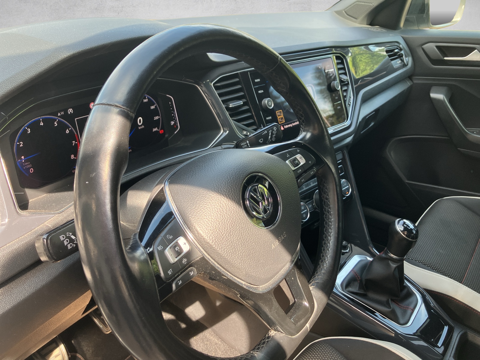 VW T-Roc 1.5 TSI EVO Sport-image-4