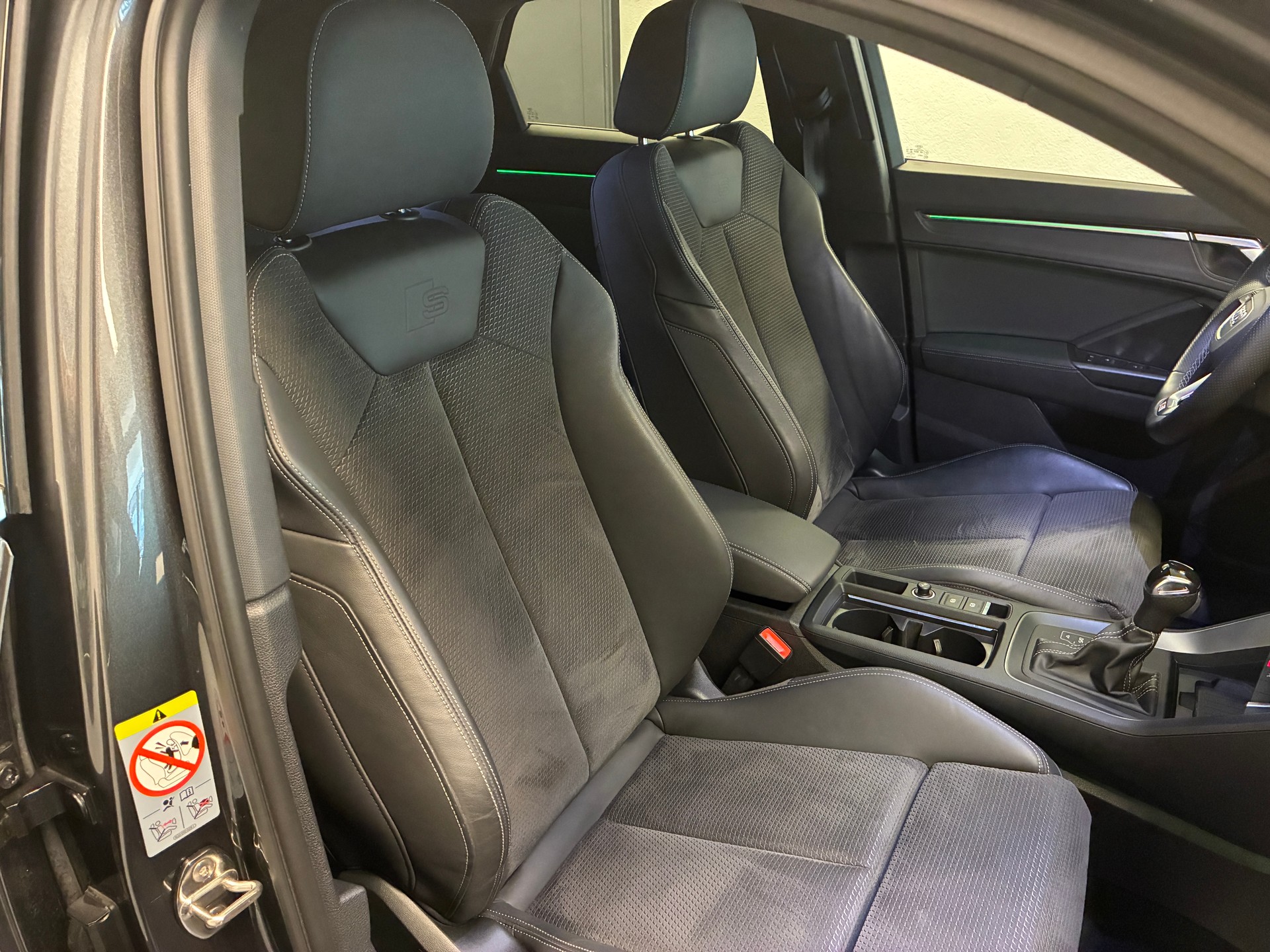 AUDI Q3 Sportback 2.0 40 TDI S line quattro S-Tronic-image-17