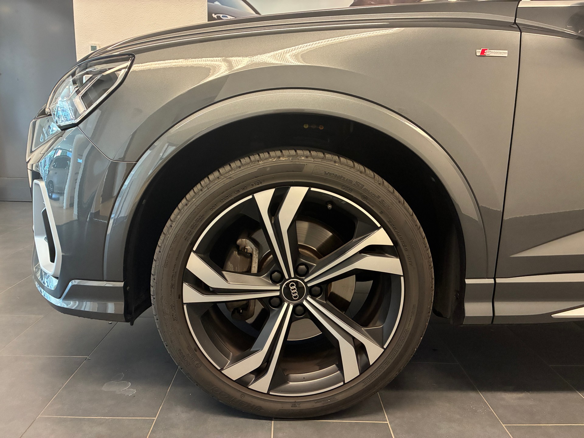 AUDI Q3 Sportback 2.0 40 TDI S line quattro S-Tronic-image-4