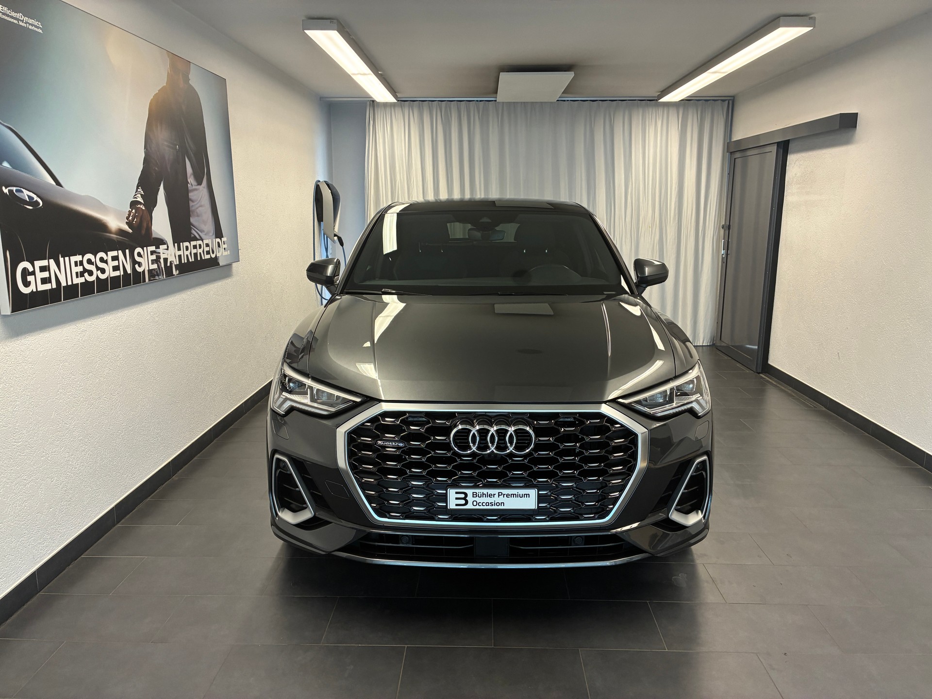 AUDI Q3 Sportback 2.0 40 TDI S line quattro S-Tronic-image-1