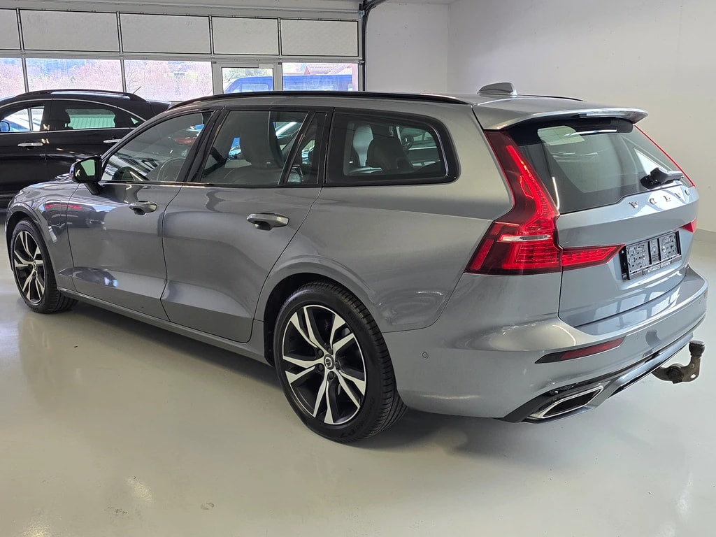 VOLVO V60 T8 eAWD Twin Engine R-Design Geartronic-image-4