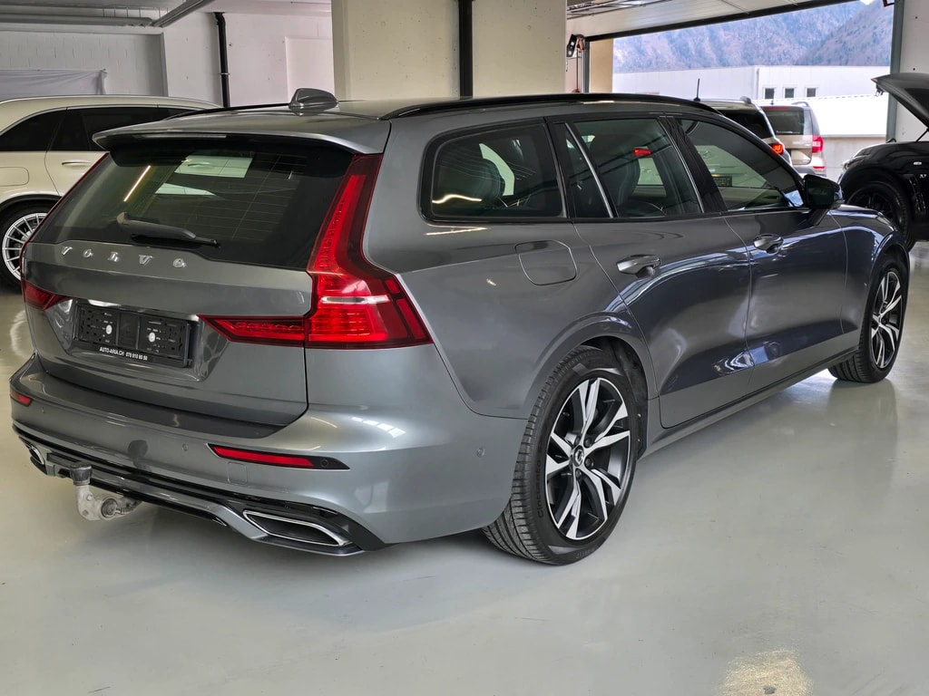 VOLVO V60 T8 eAWD Twin Engine R-Design Geartronic-image-2