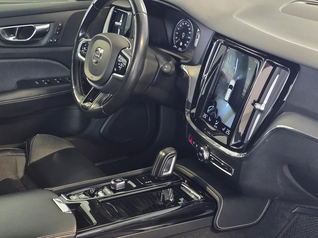 VOLVO V60 T8 eAWD Twin Engine R-Design Geartronic-image-8