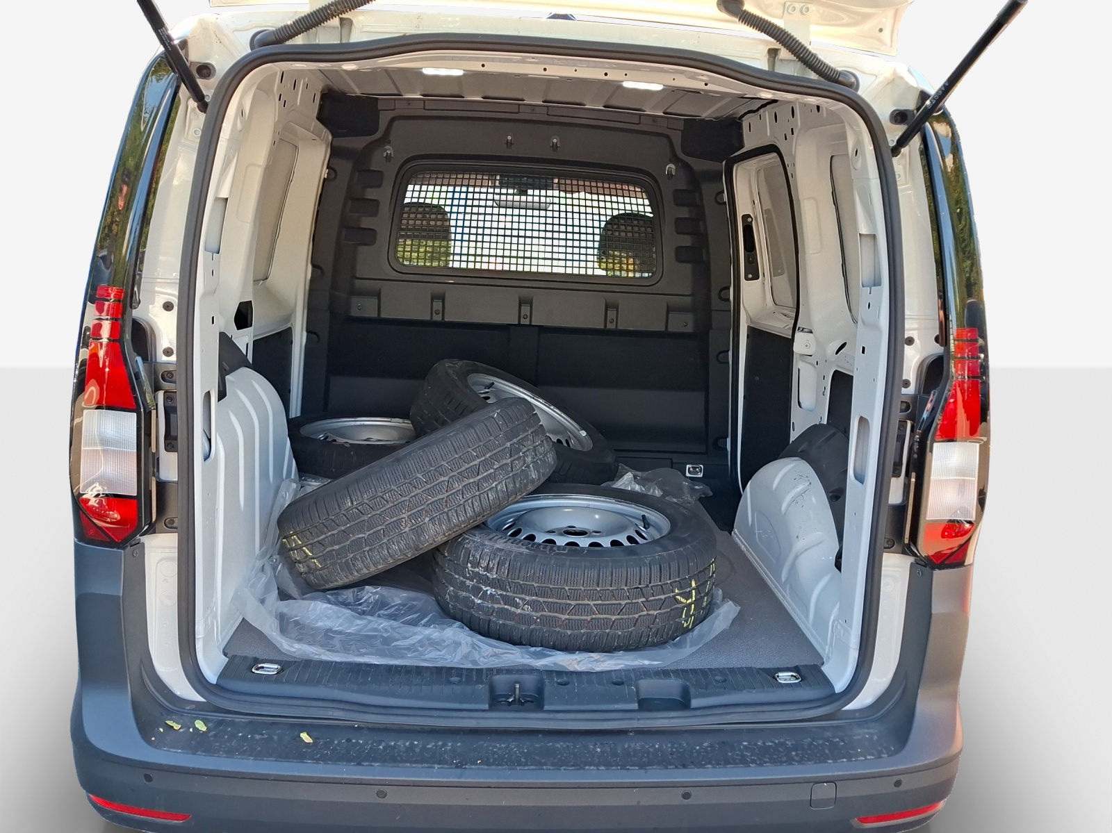 VW Caddy Cargo 2.0TDI 4Motion-image-12