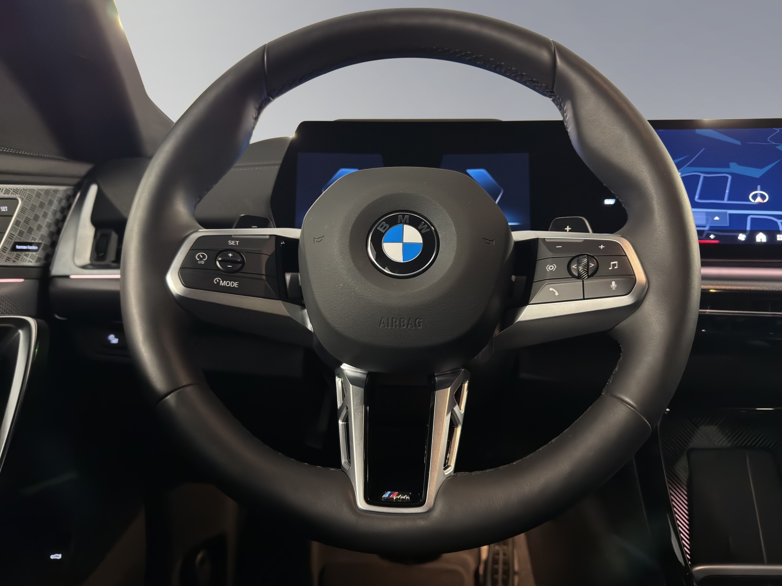 BMW X2 20d xDrive paddles-image-10