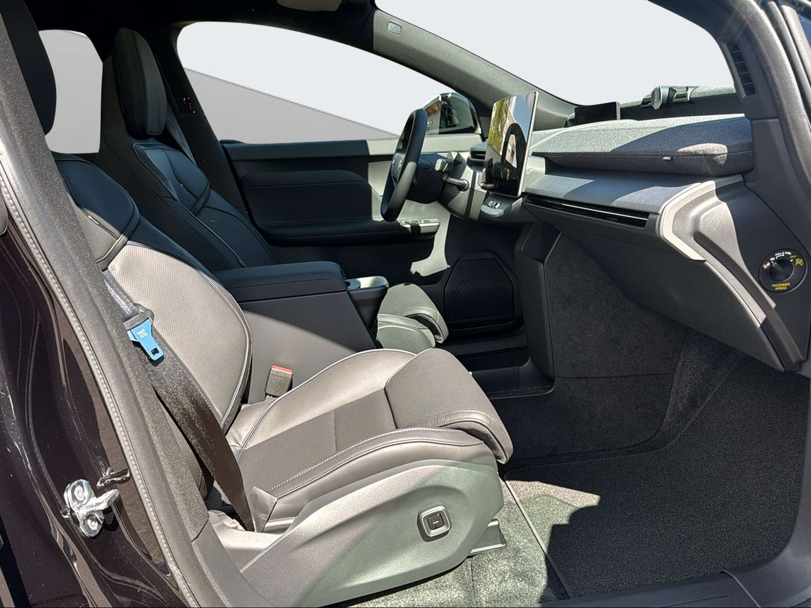 VOLVO EX60 P10 AWD Ultra-image-14