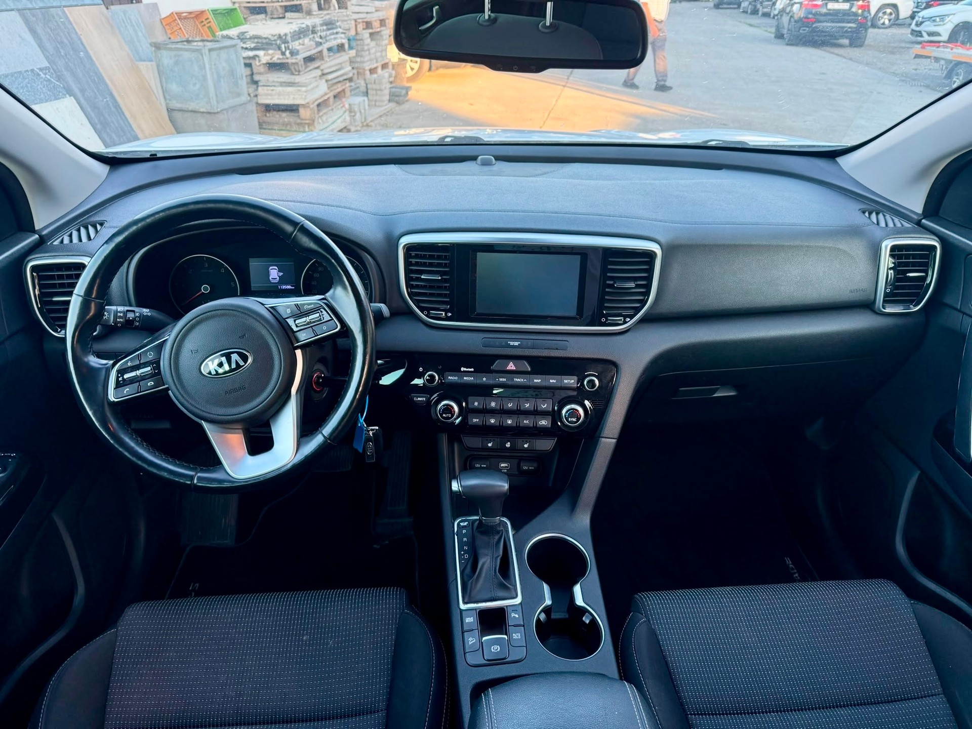 KIA 1.6 T-GDi Trend 2WD-image-9