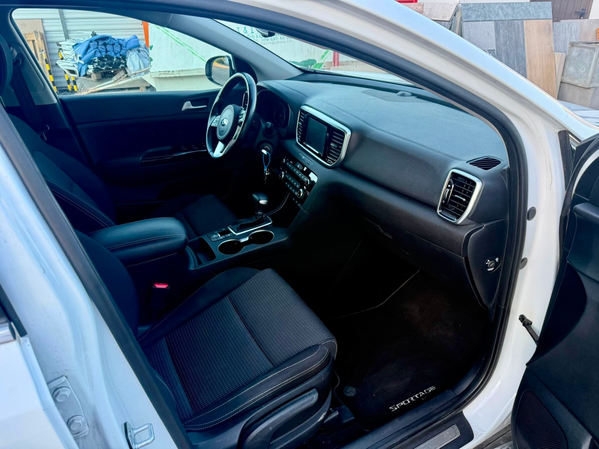 KIA 1.6 T-GDi Trend 2WD-image-11