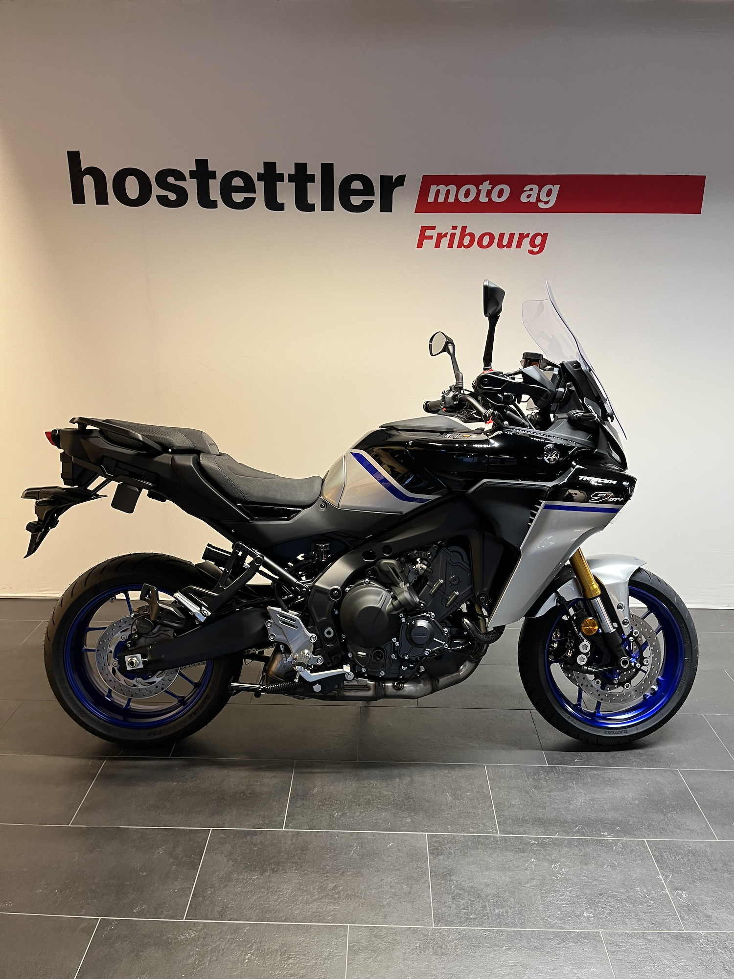 YAMAHA Tracer 9 GT+ Y-AMT-showroom-element-1