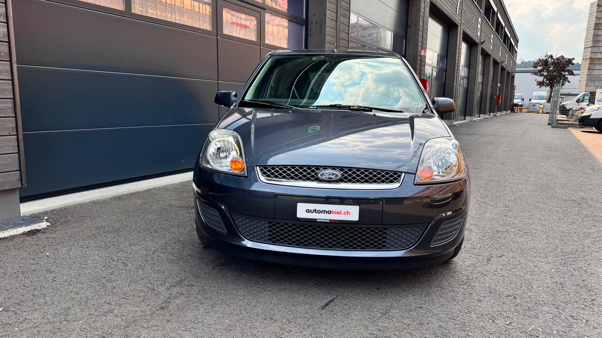 FORD Fiesta 1.4 16V Trend-image-2