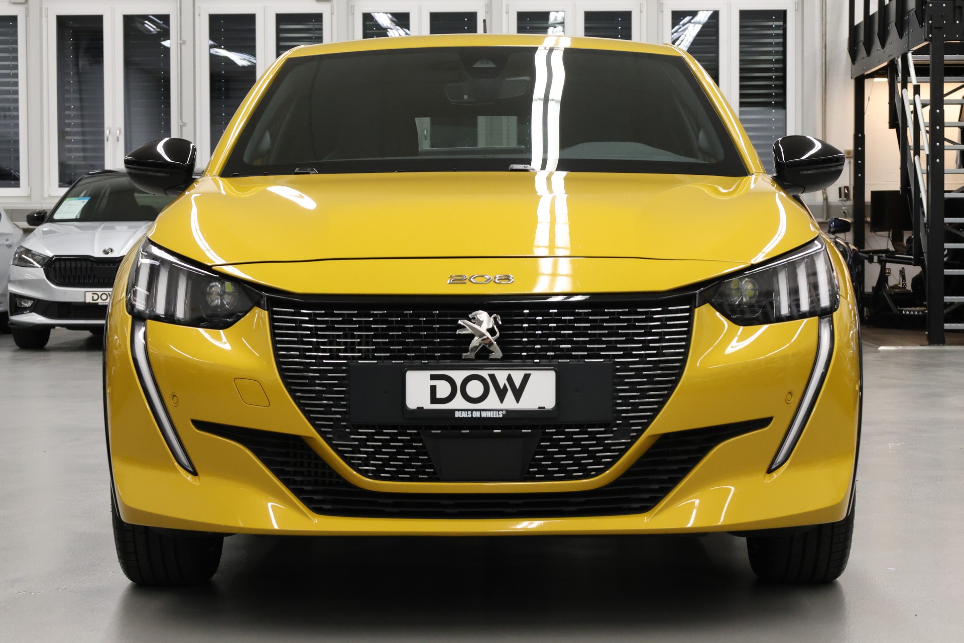 PEUGEOT 208 1.2 PureTech 100 GT Line-image-4