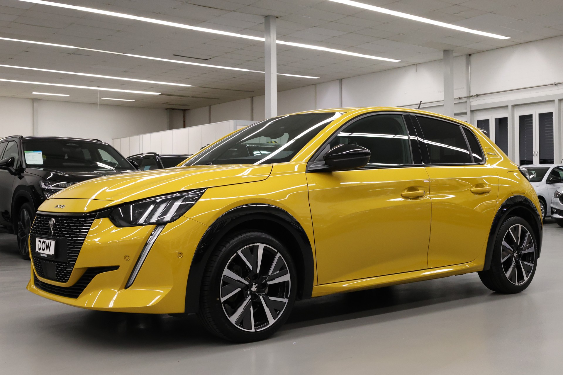 PEUGEOT 208 1.2 PureTech 100 GT Line-image-3