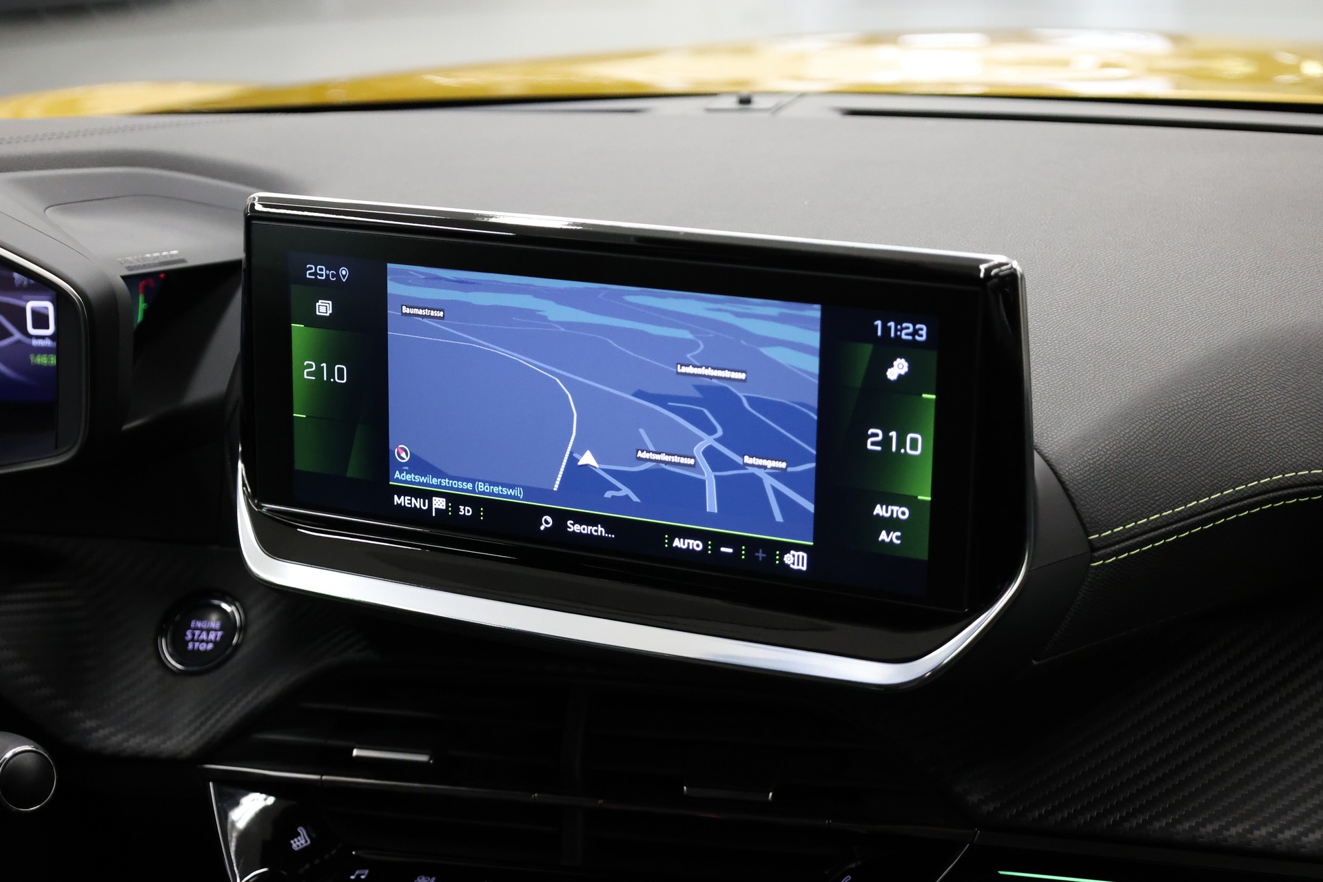 PEUGEOT 208 1.2 PureTech 100 GT Line-image-23