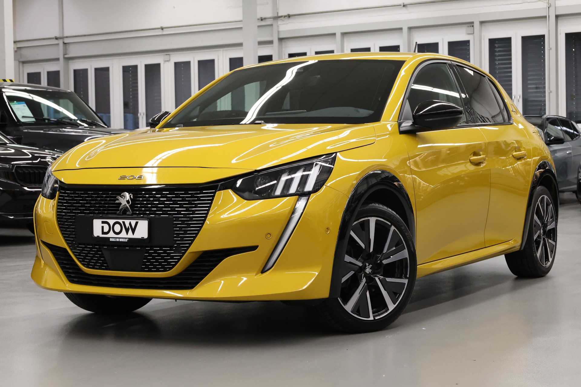 PEUGEOT 208 1.2 PureTech 100 GT Line-image-0