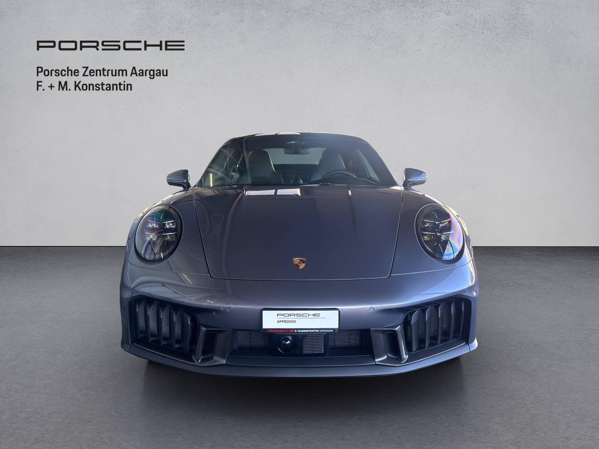 PORSCHE 911 Carrera 4 GTS-image-1