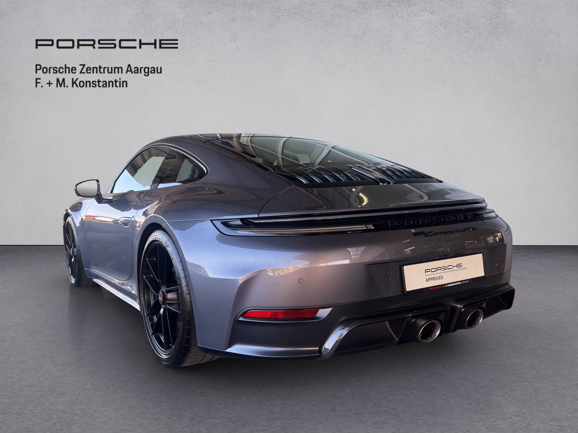 PORSCHE 911 Carrera 4 GTS-image-3