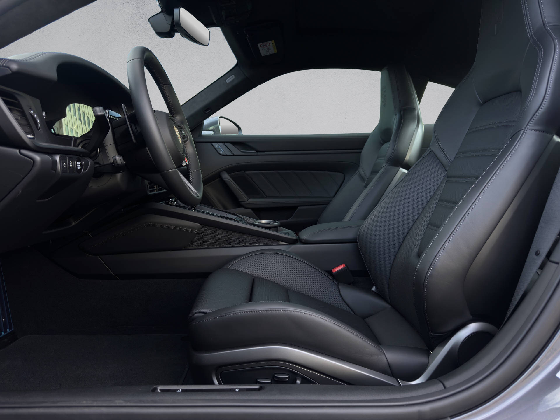 PORSCHE 911 Carrera 4 GTS-image-6