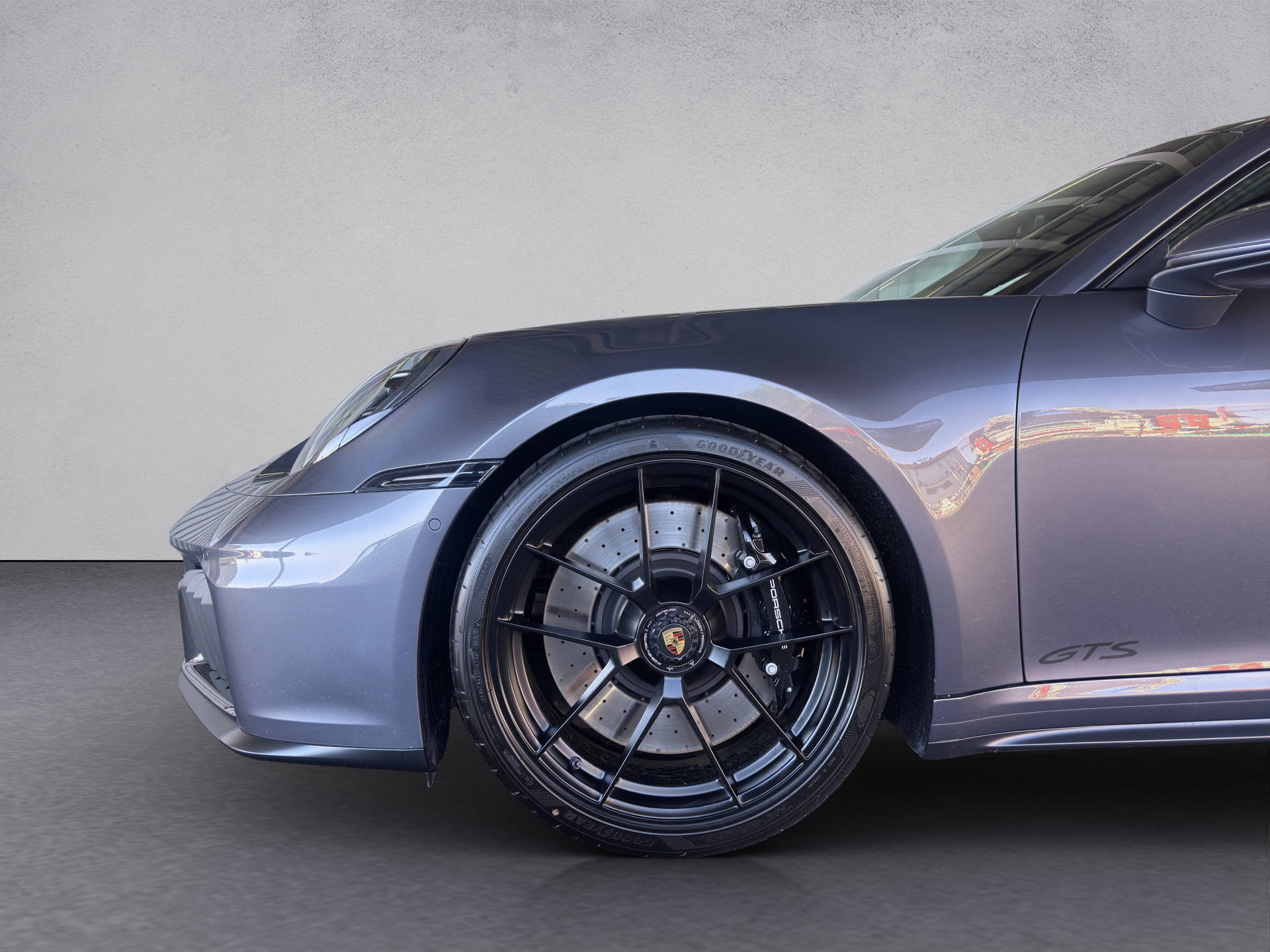 PORSCHE 911 Carrera 4 GTS-image-14